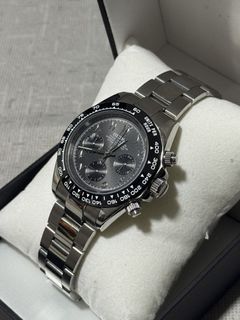 (Category: ) located in . Submitted by am.timepieces (Listing ID 1450284980, Image 1). Description: .