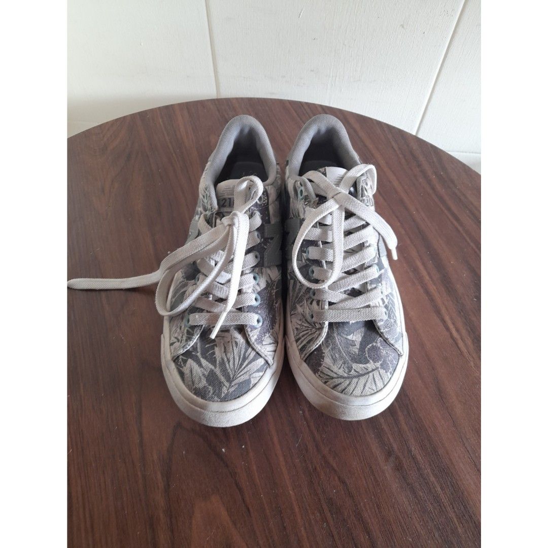 Sepatu New balance (Kategori: Barang Yang Dicari) berada di Jakarta Timur. Dikirim oleh vilabas (ID iklan 1450218173, Gambar 1). Deskripsi: masih bagus bgtt ukuran 36 /3.5 insol 22.