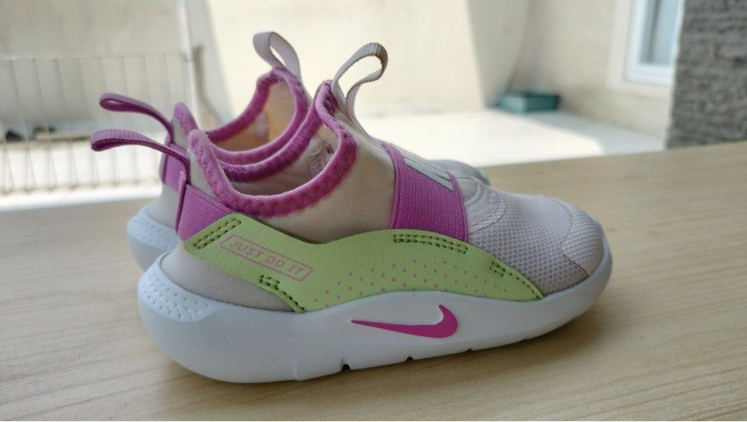 Sepatu Nike flex runner for baby (Kategori: Orang Tua, Bayi & Anak - Lainnya) berada di Jakarta Utara. Dikirim oleh emdadoshop (ID iklan 1450318343, Gambar 2). Deskripsi: Sepatu Nike flex runner pink Size 7c Good cobdition.