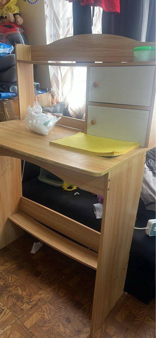 Study table (Category: Tables & Sets) located in Manila. Submitted by vaishuu.09 (Listing ID 1450200222, Image 1). Description: .