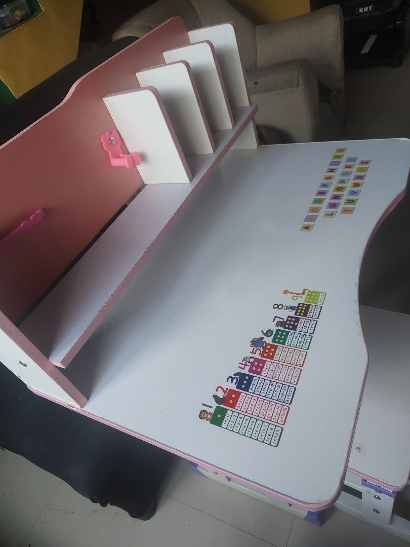 STUDY TABLE WITH CHAIR FOR KIDS SECOND HAND (Category: Kids Tables & Chairs) located in Bulacan. Submitted by bbylove24 (Listing ID 1450192915, Image 3). Description: asa pic na po mga dents salamat.