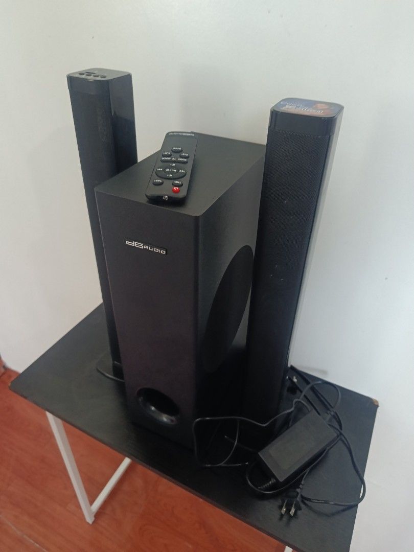 Subwoofer and soundbar (Category: Soundbars, Speakers & Amplifiers) located in Taguig. Submitted by joshuareyc54986 (Listing ID 1450170291, Image 1). Description: for sale only fix price 2000 pick up only east rembo taguig location.
