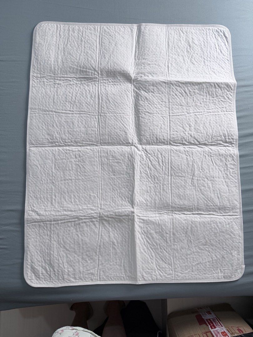Swaddies Waterproof Mat (Category: Changing Mats & Accessories) located in Manila. Submitted by prelovedbymycam (Listing ID 1450259624, Image 3). Description: Washed only, not yet used. .