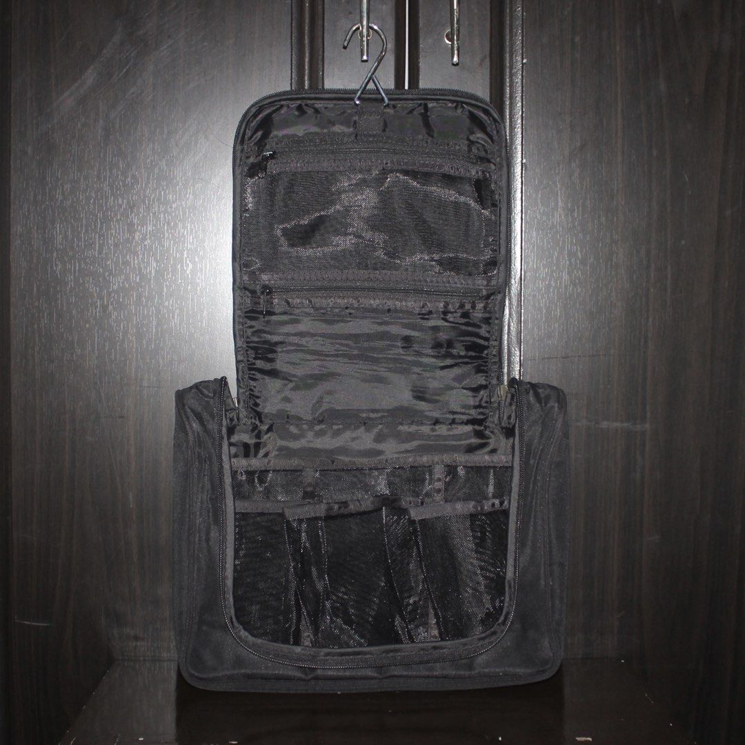 Travel Toiletries Essentials Organizer (Category: Accessory Holder, Box & Organizers) located in Malvar. Submitted by shopwsf (Listing ID 1450277443, Image 2). Description: RFS Decluttering Shipping: J&T, c/o buyer MOP: Gcash or Gotyme.