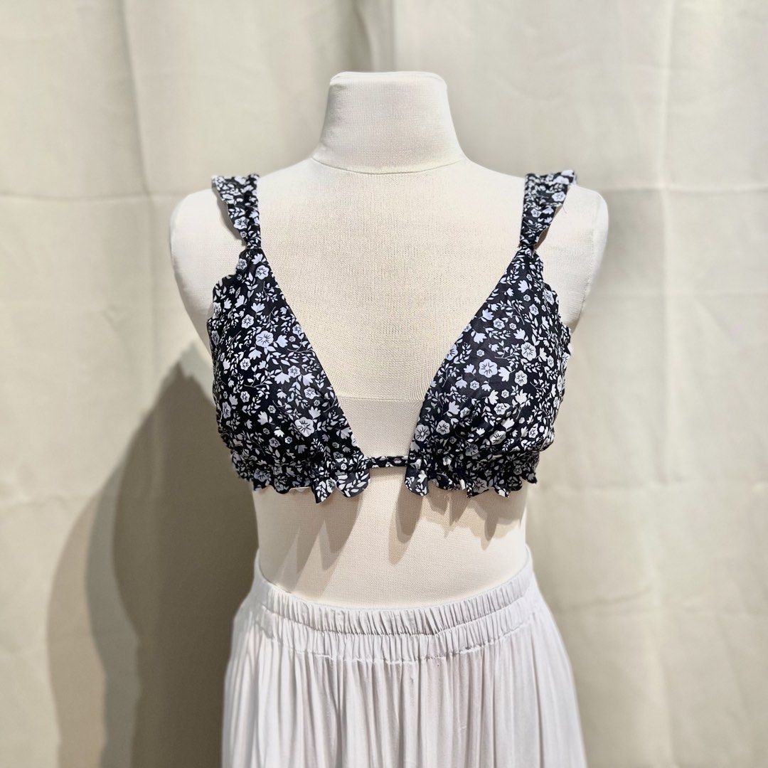 Two Piece Highwaist Swimsuit Black (Category: Bikinis & Swimsuits) located in Pasay City. Submitted by annedeclutter (Listing ID 1450284011, Image 1). Description: .