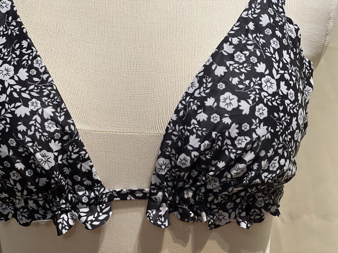 Two Piece Highwaist Swimsuit Black (Category: Bikinis & Swimsuits) located in Pasay City. Submitted by annedeclutter (Listing ID 1450284011, Image 3). Description: .