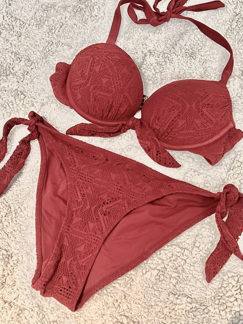 Two Piece Wired w/ Foam Maroon (Category: Bikinis & Swimsuits) located in Pasay City. Submitted by annedeclutter (Listing ID 1450285535, Image 2). Description: .