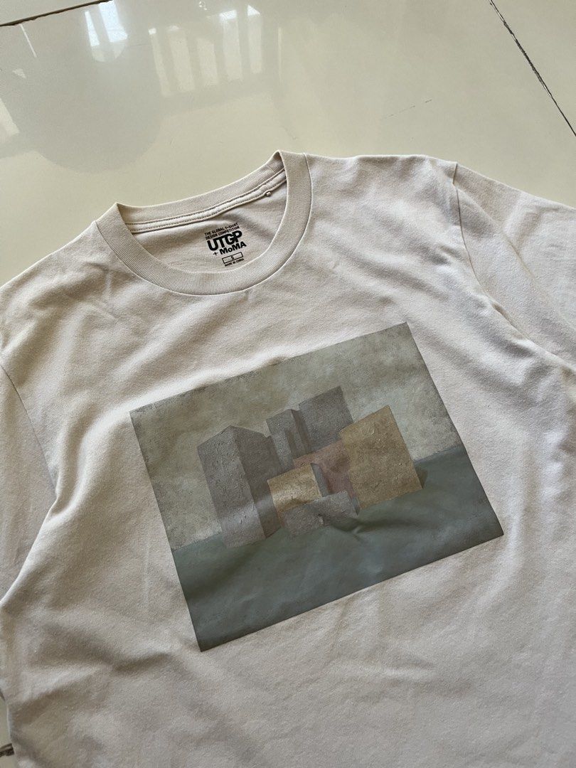 Uniqlo x Moma graphics tees (Category: Tshirts & Polo Shirts ) located in Lipa City. Submitted by hoywilliam (Listing ID 1450270653, Image 3). Description: Uniqlo x moma graphics tees Size small to medium fits Width-19.5 length-26 9/10 condition 300 free shipped only good as new Lipa City Batangas location📍 .