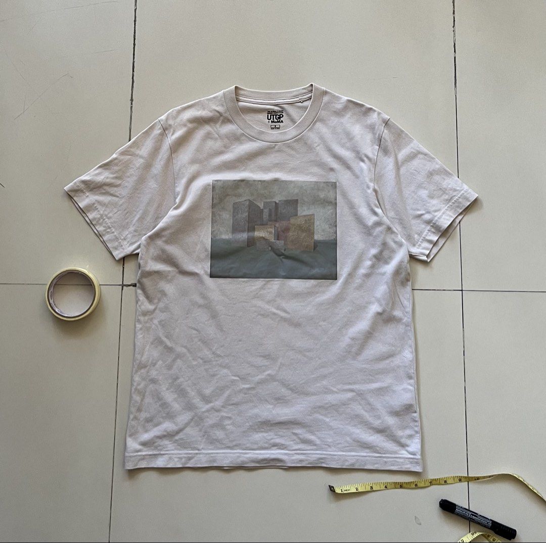 Uniqlo x Moma graphics tees (Category: Tshirts & Polo Shirts ) located in Lipa City. Submitted by hoywilliam (Listing ID 1450270653, Image 1). Description: Uniqlo x moma graphics tees Size small to medium fits Width-19.5 length-26 9/10 condition 300 free shipped only good as new Lipa City Batangas location📍 .