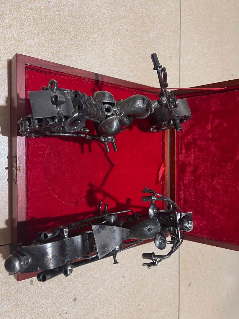 Vintage motorcycle metal art (Category: Vehicle & Diecast Models) located in Quezon City. Submitted by mhond-ray192512 (Listing ID 1450139458, Image 2). Description: FOR SALE: VINTAGE MOTORCYCLE METAL ART SCULTURES. CRAFTED FROM METAL PARTS DECORATIVE PIECE PM FOR MORE INFO 💌👌.