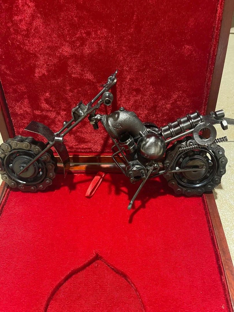 Vintage motorcycle metal art (Category: Vehicle & Diecast Models) located in Quezon City. Submitted by mhond-ray192512 (Listing ID 1450139458, Image 3). Description: FOR SALE: VINTAGE MOTORCYCLE METAL ART SCULTURES. CRAFTED FROM METAL PARTS DECORATIVE PIECE PM FOR MORE INFO 💌👌.