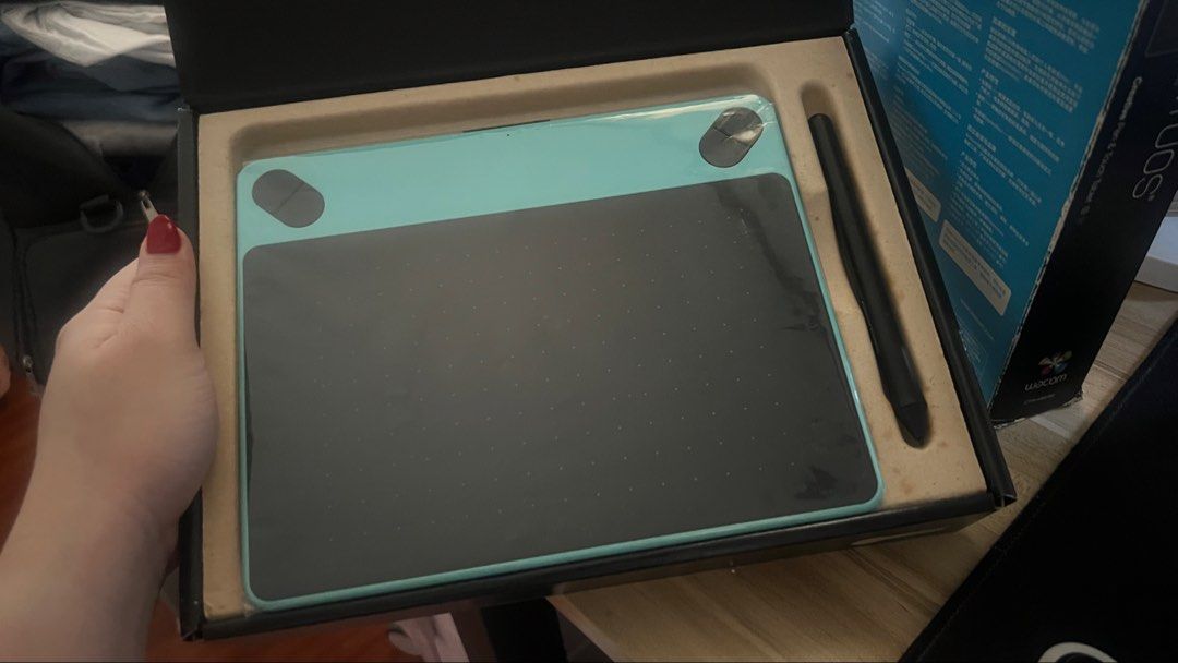 Wacom Tablet (Category: Other Accessories) located in Valenzuela. Submitted by henessyea (Listing ID 1450318693, Image 3). Description: Wacom Intuos Art Tablet CTH-490/B0 Literally almost new Used but not abused Lady owned.
