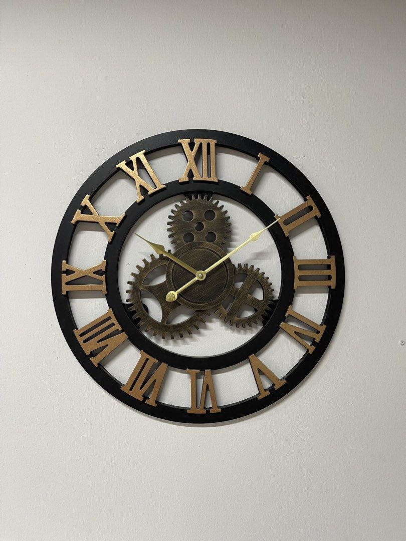 WALL CLOCK (Category: Clocks) located in Singapore. Submitted by chiaautoservices (Listing ID 1450199501, Image 1). Description: You can try to change battery, but still in good condition .