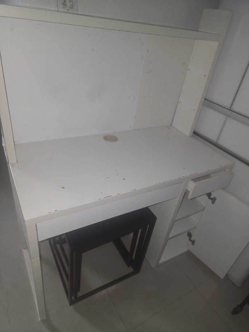 study table (Category: Tables & Sets) located in Singapore. Submitted by beinglovely (Listing ID 1450231192, Image 1). Description: - White study table - 3 drawers , top book shelf space - Minor cosmetic marks on surface - Sturdy and functional - Pickup only.