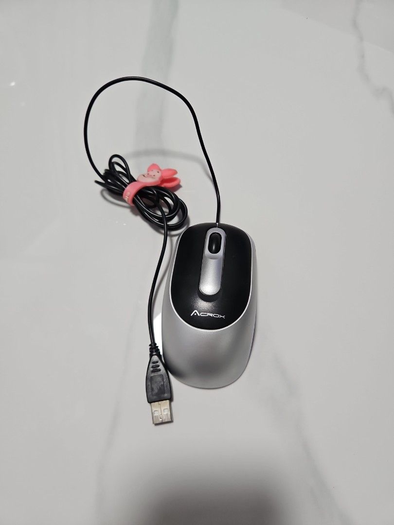 Wired Computer Mouse (Category: Mouse & Mousepads) located in Singapore. Submitted by thl77 (Listing ID 1450276067, Image 1). Description: .