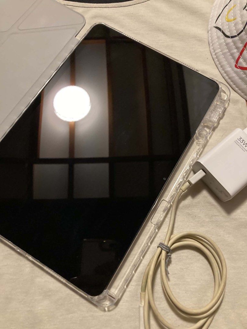XIAOMI PAD 6 256GB (Category: Android) located in Quezon City. Submitted by anjelo_ (Listing ID 1450210357, Image 2). Description: 12GB RAM 256GB Storage Less than 5 Months of Use minor dents minor scratches inclusions: - Xiaomi Pad 6 - Xiaomi Pad 6 Casing - Xiaomi Pad 6 Original Charger mop: gcash delivery: lalamove .