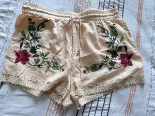 (Category: ) located in . Submitted by divisri (Listing ID 1449676132, Image 1). Description: .
