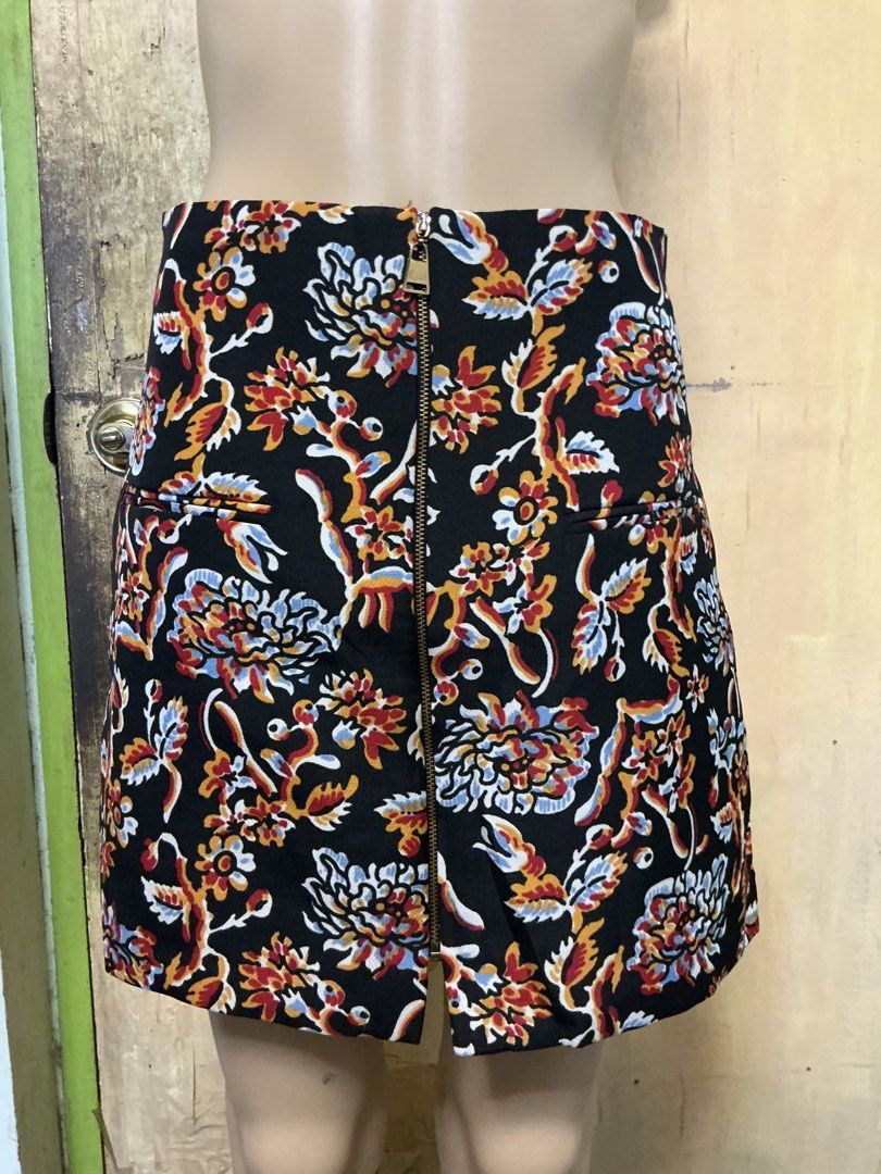 Zara skirt (Category: Skirts) located in Dolores. Submitted by narssandra (Listing ID 1450222196, Image 1). Description: .