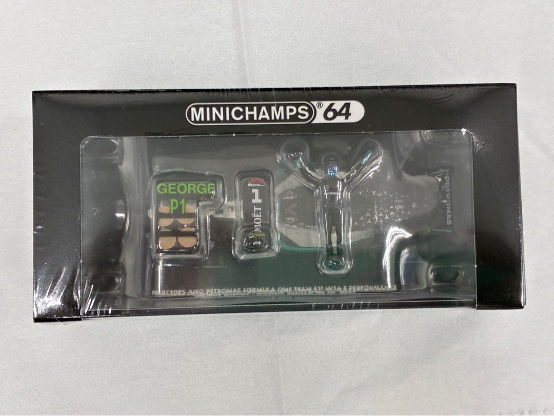 1/64 Minichamps 64 賓士 平治 F1 一級方程式 George Russell F1 2025 新加坡站模型 賽車模型 1:64 （分類：汽車模型）位於 Hong Kong。 由 aywk5382 提交（商品編號 1450327323，圖片 1）。簡介： Minichamps 64比例嘅賓士AMG Petronas F1 W16 E Performance 模型車。係George Russell贏新加坡GP 2025嘅紀念版。盒裝未開過，入面有齊配件。送禮自用都啱。。