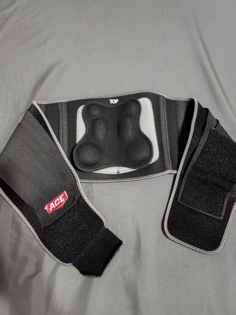 ACE Back Brace Lumbar Support Belt (Category: Braces, Support & Protection) located in Mexico. Submitted by kitty_go (Listing ID 1450325660, Image 1). Description: - ACE brand back brace for effective lumbar support. - Features adjustable straps for a customized fit. - Includes a padded insert for enhanced comfort. - Helps alleviate back pain and improve posture. - Simple to put on and take off. - Ideal for everyday wear or during physical activi