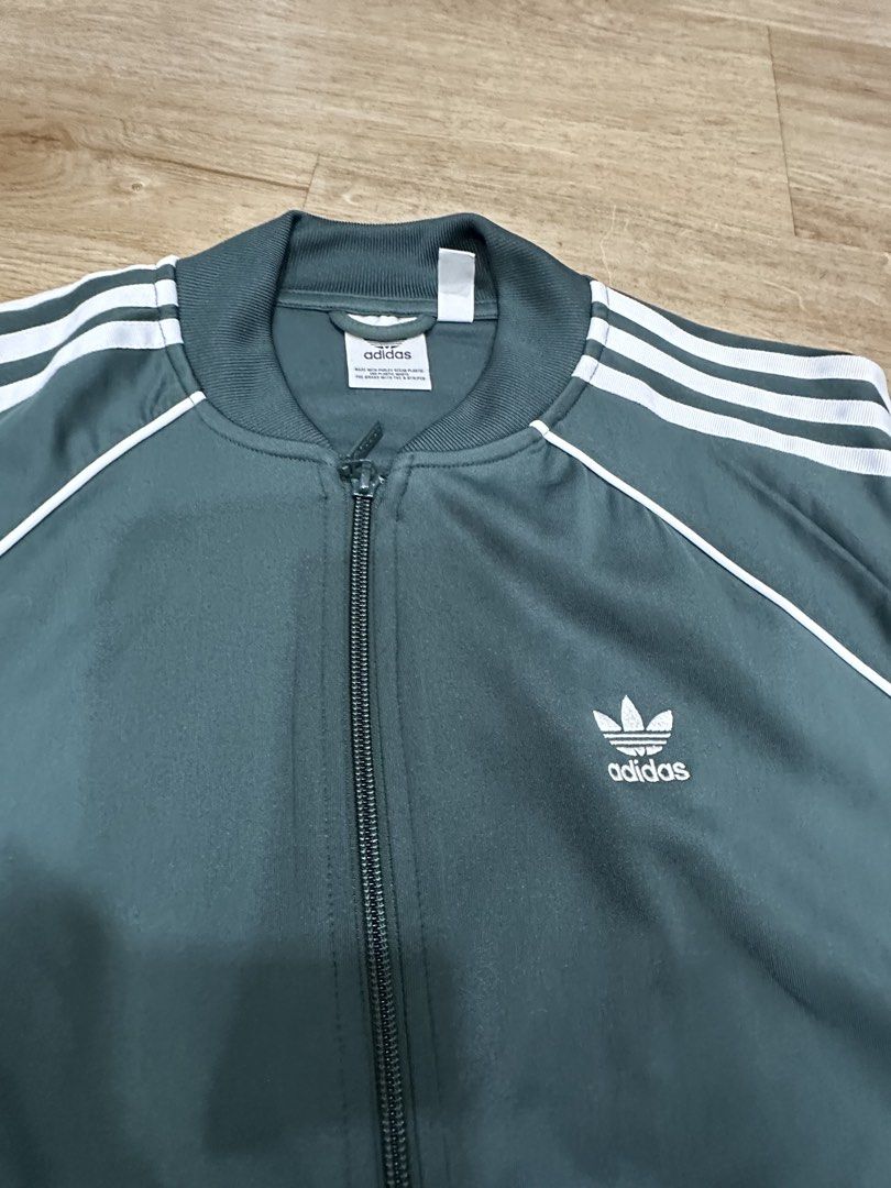 ADIDAS 3-STRIPES TRACK JACKET (Category: Coats, Jackets and Outerwear) located in Klang. Submitted by theprelovededit520 (Listing ID 1450431528, Image 3). Description: ”I took the tags off, but I‘ve never worn it.“.
