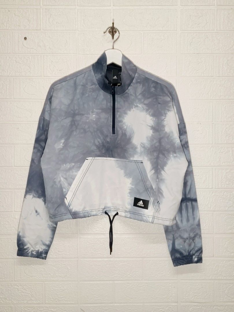 Adidas ID Windbreaker Cloud Print Half Zip Cropped Jacket (Category: Coats, Jackets and Outerwear) located in Quezon City. Submitted by rod_raymundo (Listing ID 1450524597, Image 3). Description: Adidas Windbreaker (Brand new with hang tag)✨ Size: Small (fits Large for women) Width: 21 Inches Length: 19 Inches Color: 10/10 Legend Ink Colourway (Color variation due to lighting) Brand new with hang tag 650 Pesos + SF 🚚 Shipping via J&T or Lalamove