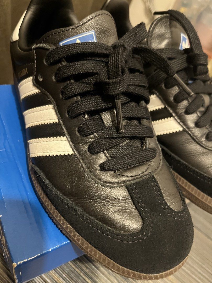 Adidas Samba OG - Black (Category: Sneakers) located in Cavite. Submitted by ericaybueno (Listing ID 1450496910, Image 2). Description: - Adidas Samba OG - Color: Black - Size: 4 UK / 4.5 US / 225 JP - Condition: Comes with Original Box - RFS: Di na bet ni seller, suko na ang manas kong paa. - Other remarks: Bought in original price, price is slighty nego, only used in a few times, never pa nabasa sa ulan, lady owner so you can expect the decent 