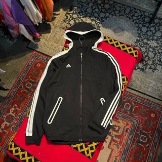 (Category: ) located in . Submitted by vintagelism.clothing (Listing ID 1450333527, Image 1). Description: .