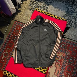 (Category: ) located in . Submitted by vintagelism.clothing (Listing ID 1450343319, Image 1). Description: .