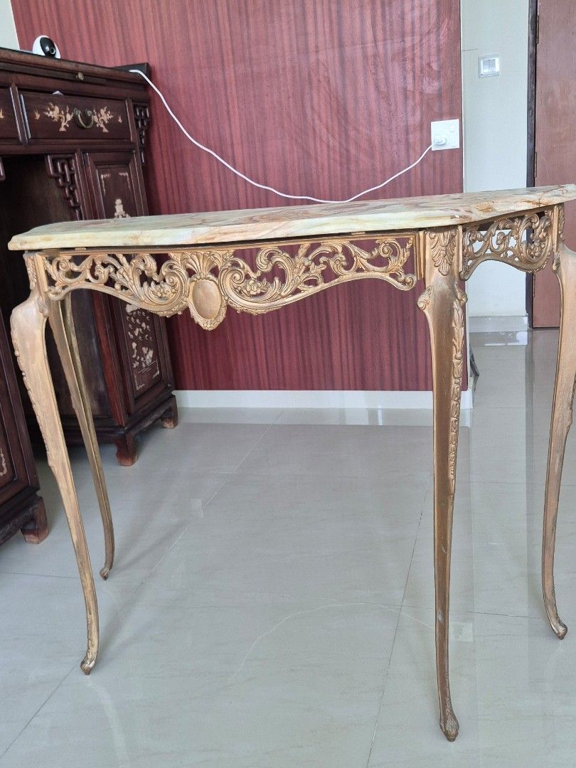 Console table (Category: Other Home Furniture) located in Singapore. Submitted by xihop (Listing ID 1450337638, Image 3). Description: - can unstalle and install again.