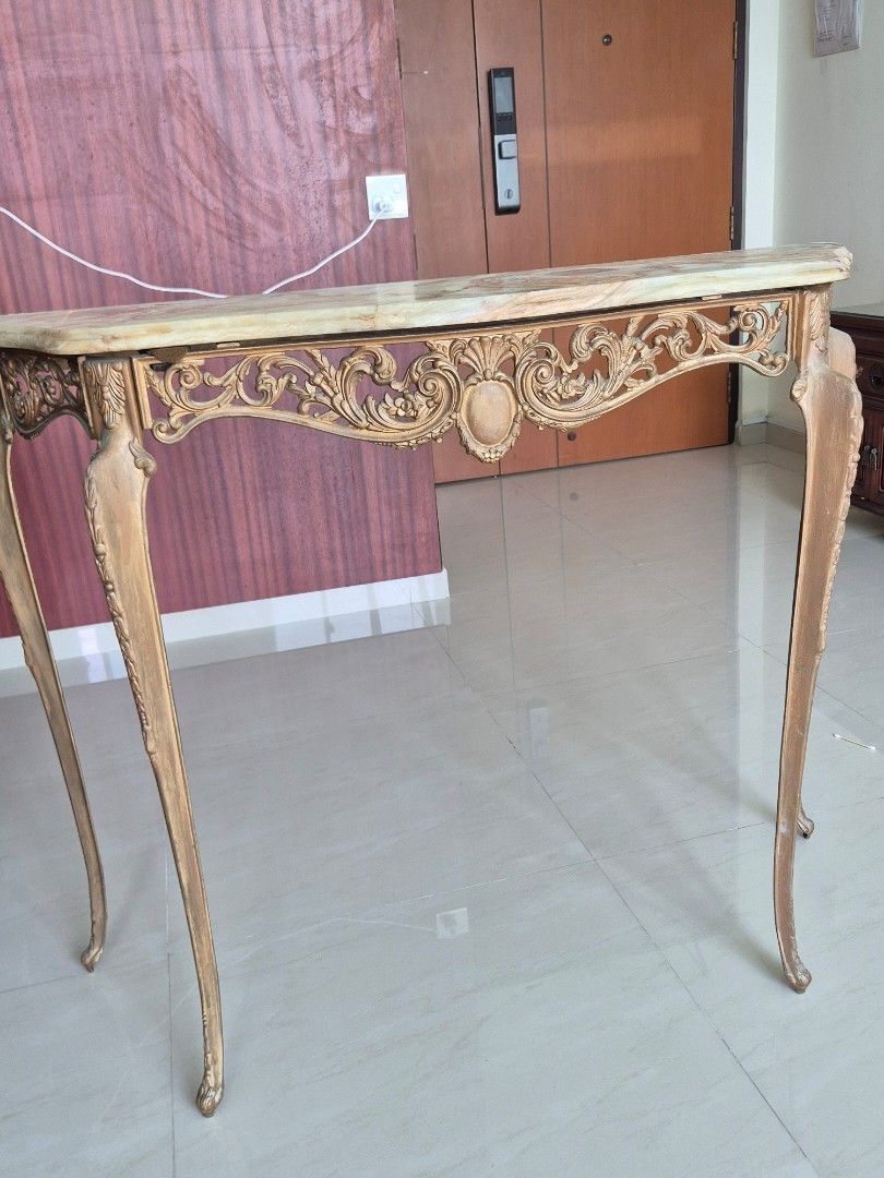 Console table (Category: Other Home Furniture) located in Singapore. Submitted by xihop (Listing ID 1450337638, Image 2). Description: - can unstalle and install again.