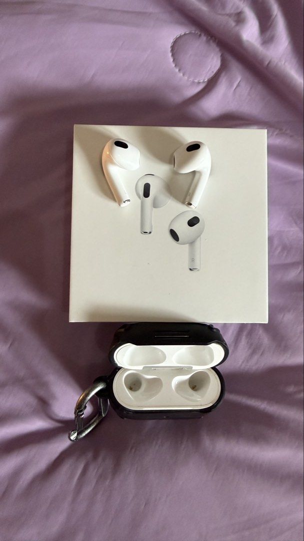 Apple AirPods 3rd Generation with Protective Case512705337607464961