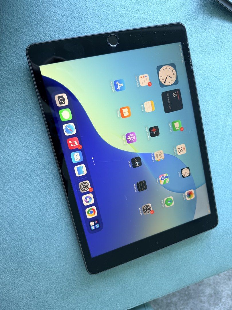 Apple iPad (8th Gen) with Logitech Keyboard Case