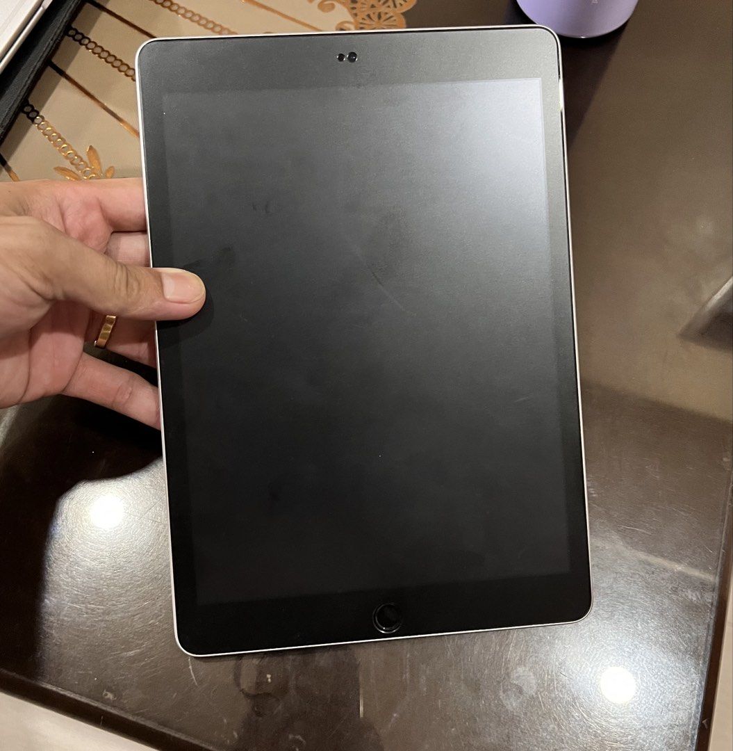 Apple Ipad 9th Gen. (Category: Laptops & Notebooks) located in Quezon City. Submitted by mpmalbas (Listing ID 1450351593, Image 1). Description: I’m selling my iPad 9th Gen. Rarely use super smooth pa! Here’s the Details: ✨ Condition: 10/10 (Adult-owned, kept clean, no scratches or dents) with matte protector front & back 💾 Storage: 64GB 🎨 Color: Silver 🔋 Battery: Excellent health, holds a charge perfectly Perfect for students, professionals, 