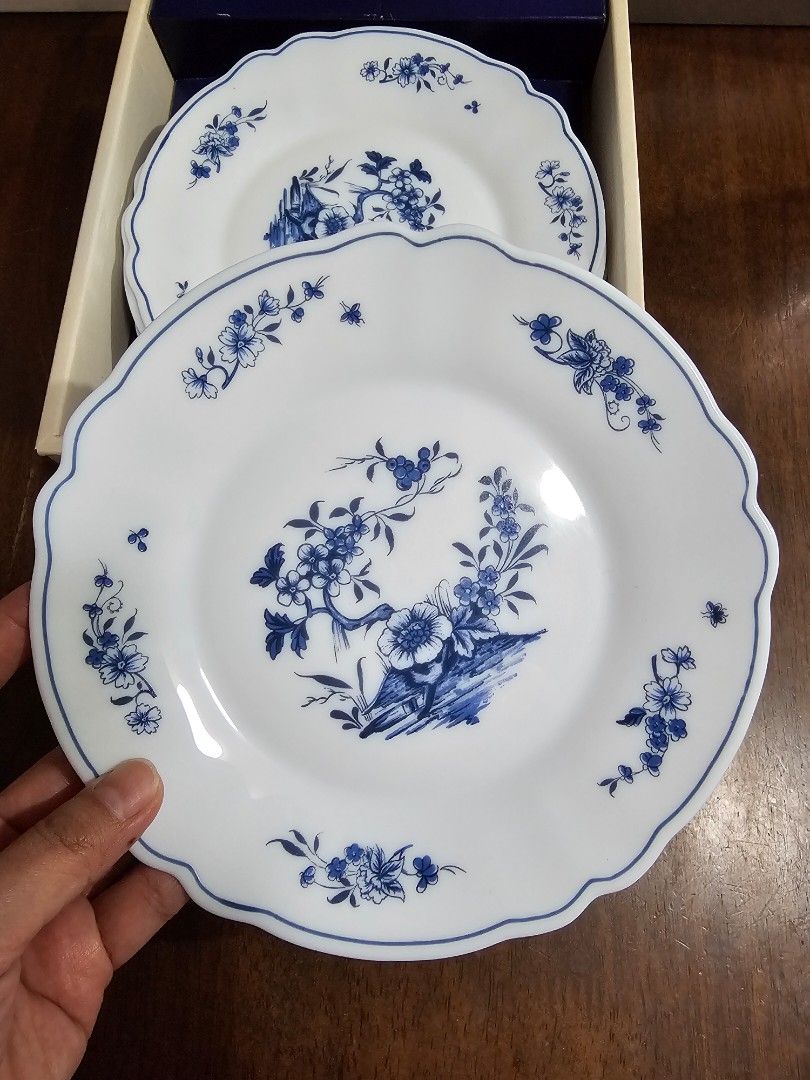 SALE❗️ARCOPAL Salad Plates - 5 pcs (Category: Dinnerware & Cutlery) located in Quezon City. Submitted by senyoramaria (Listing ID 1450523382, Image 1). Description: ARCOPAL Salad / Dessert Plate Microwave- safe 7.6 inches in diameter 5 pcs Php1250❗️ New with box..