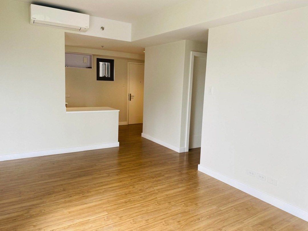 Arton Rockwell Two Bedroom Corner Unit (Category: Apartments & Condos) located in Manila. Submitted by tal_and_juju (Listing ID 1450383361, Image 1). Description: Selling a prime corner unit in Arton Rockwell near Ateneo, Miriam.
