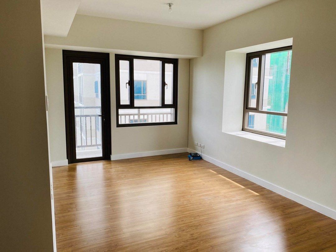 Arton Rockwell Two Bedroom Corner Unit (Category: Apartments & Condos) located in Manila. Submitted by tal_and_juju (Listing ID 1450383361, Image 3). Description: Selling a prime corner unit in Arton Rockwell near Ateneo, Miriam.