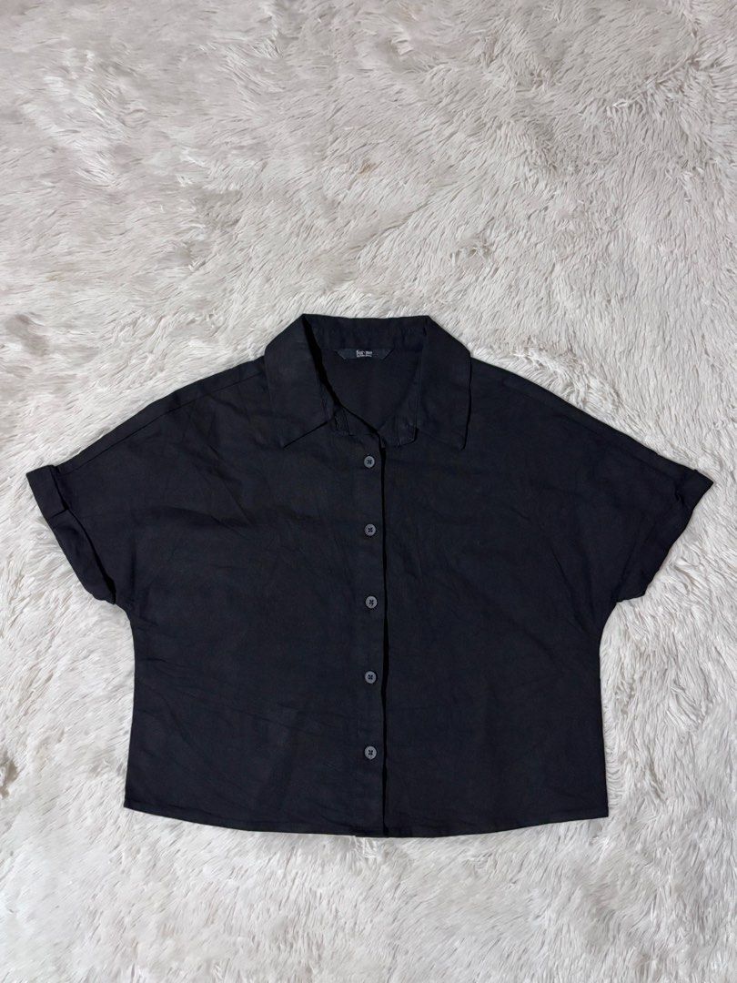 Authentic Forme Black Cotton Collared Polo Boxy Shirt Top (Category: Shirts) located in Bulacan. Submitted by rin2024 (Listing ID 1450404881, Image 1). Description: Authentic Forme Black Cotton Collared Polo Boxy Shirt Top - With 97% cotton, 3% spandex blend for durable, cool, and flexible wear - With cropped, boxy, polo shirt cut for a casual fit Payment Method: GCash only. Delivery Options: Lalamove, Grab, and J&T only, with shipping fee should