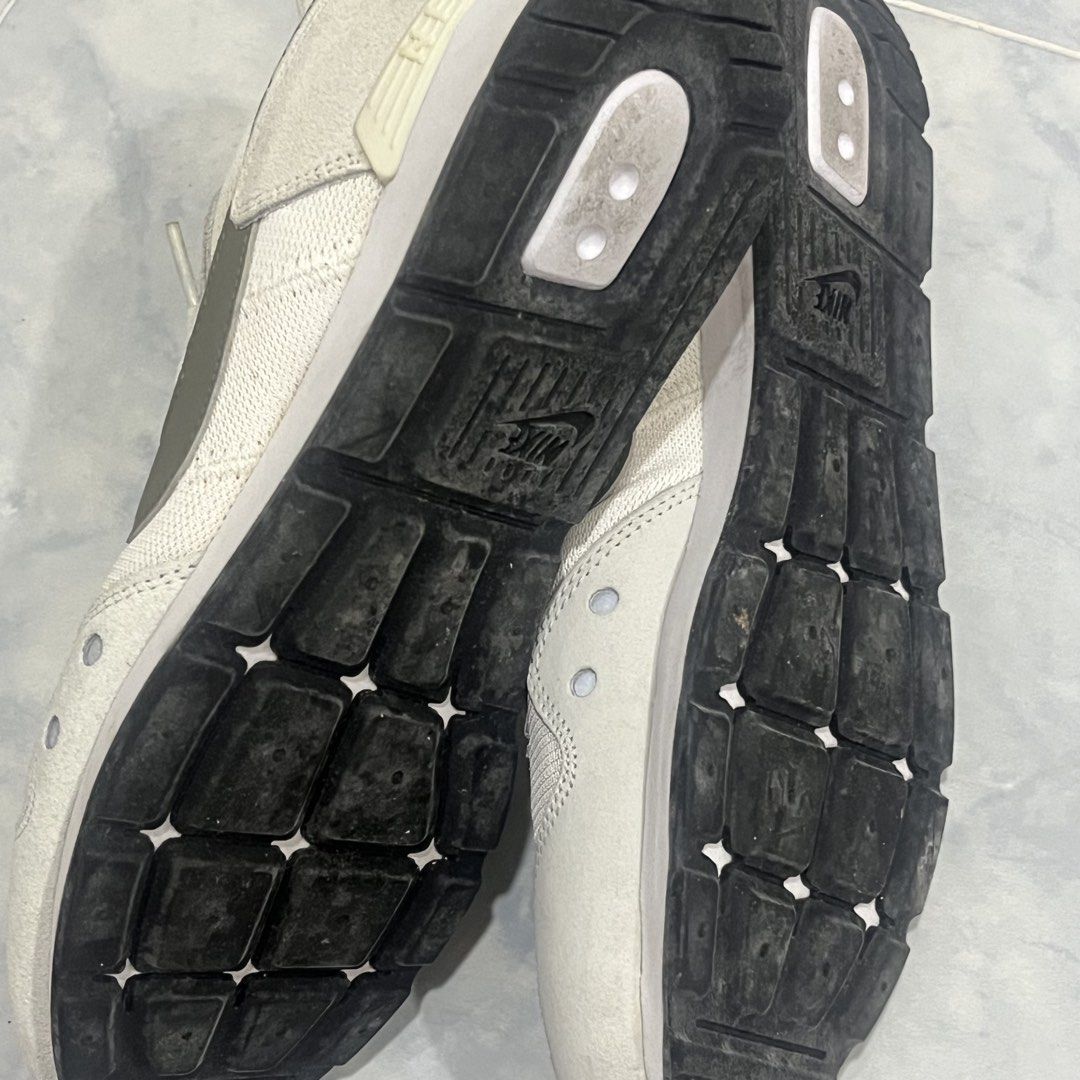 Authentic Nike Venture Runner (CK2944-101) (Category: Sneakers) located in Calamba. Submitted by declutter.rebski (Listing ID 1450493964, Image 3). Description: Authentic Nike Venture Runner (CK2944-101) ₱2,800 no box included Size: US 8 / EU 41 (26 cm) Color: Summit White / Black / Medium Olive Good used condition (see photos) 100% authentic bought in SM AURA PM for more photos & inquiries MOP: GCash only (No COD) MOD: J&T Direct, Lalamove, or b