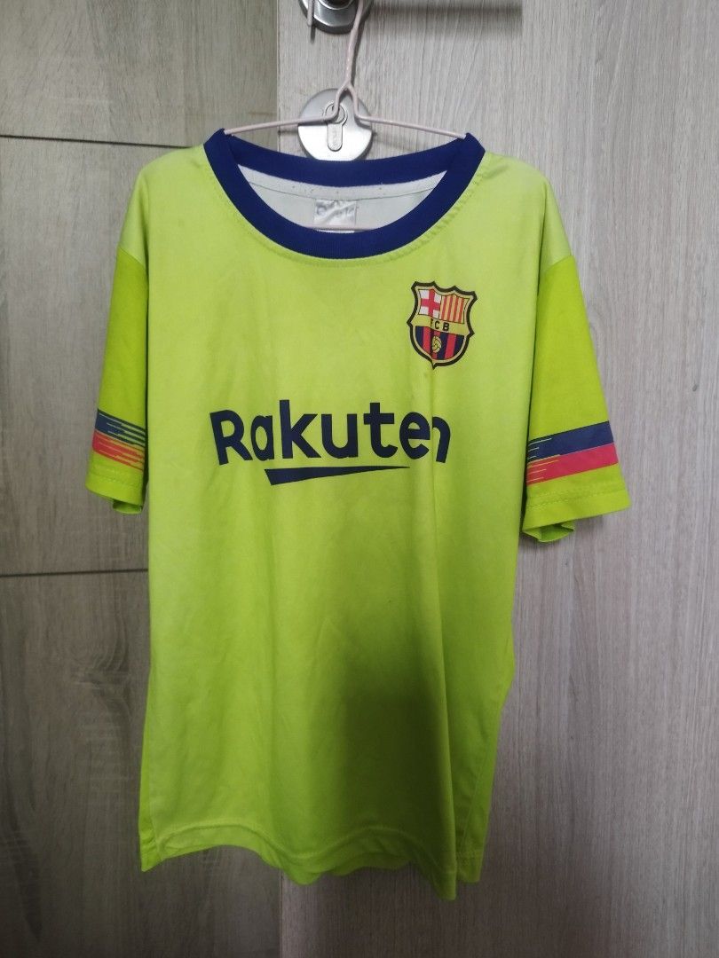 Baju bola (Kategori: 8 hingga 12 tahun) berada di Tangerang. Dikirim oleh b3_happy (ID iklan 1450436307, Gambar 1). Deskripsi: bayar ongkir saja..