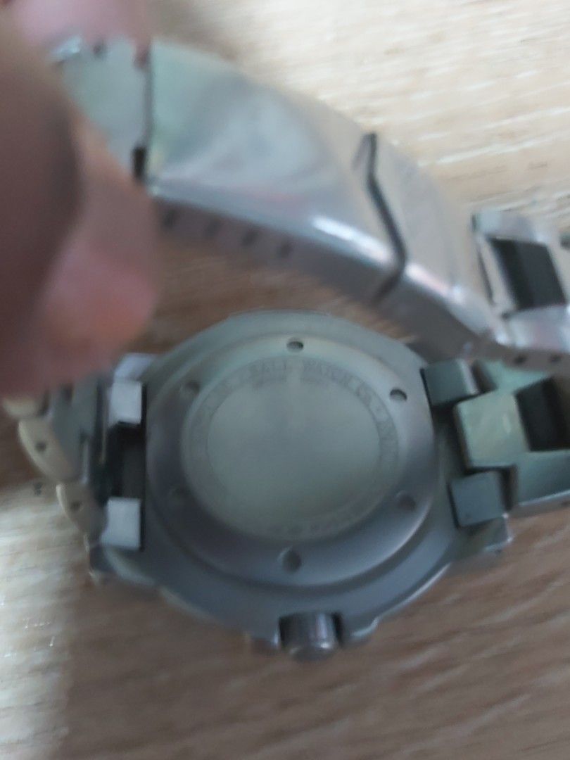 Ball watch (Category: Men's Watches) located in Singapore. Submitted by azizkassim7 (Listing ID 1450324821, Image 3). Description: - BALL Engineer Hydrocarbon Deep Quest watch - Black dial with luminous markers and hands - Stainless steel bracelet with deployant clasp - Date window at 3 o'clock - Rotating bezel - Built tough for diving or everyday wear.