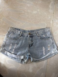 (Category: ) located in . Submitted by luxredux (Listing ID 1450401389, Image 1). Description: .