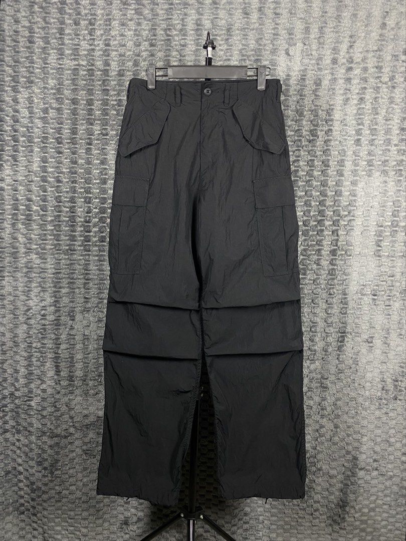 Beams Boy Nylon Multi-Pocket Outdoor Utility Pants (Category: Joggers) located in Bacolod City. Submitted by treasurehunts.6100 (Listing ID 1450500698, Image 1). Description: Beams Boy Nylon Multi-Pocket Outdoor Utility Pants Condition - Excellent Color - Black Color rate - 9.5 / 10 Material - 100% Nylon No flaws Size Dimensions : Waist - 29 Length - 41 Thigh - 13 Leg Opening - 9.5 Adjustable Brands you might find on my profile : ( Cos, Uniqlo, H