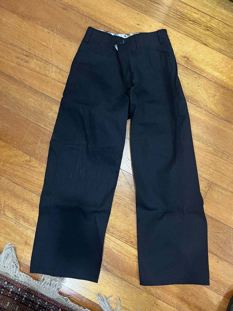 Ben Davis The Gorilla Cut Black Work Pants W32 L32 (Category: Jeans) located in Makati City. Submitted by marybary_ (Listing ID 1450415282, Image 2). Description: - Brand: Ben Davis - Model: The Gorilla Cut - Color: Black - Size: W32 L32 - Condition: New with original tags attached - Material: Tough and durable - Perfect for: Work or casual wear.