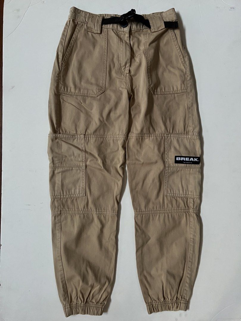 Bershka khaki cargo joggers (Category: Other Bottoms) located in San Juan City. Submitted by _jellyfish (Listing ID 1450424778, Image 1). Description: Size: 34 Waist: 26 in Length: 36 in .