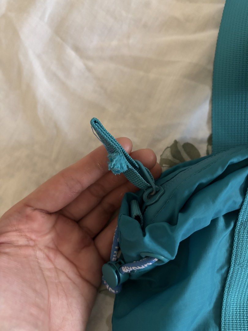 Beyond The Vines ParaPack 001 (Category: Backpacks) located in Quezon City. Submitted by jenos (Listing ID 1450379690, Image 3). Description: Teal color Size 001 Preloved Note: Small fray on zipper, marks on carabiner D-ring.