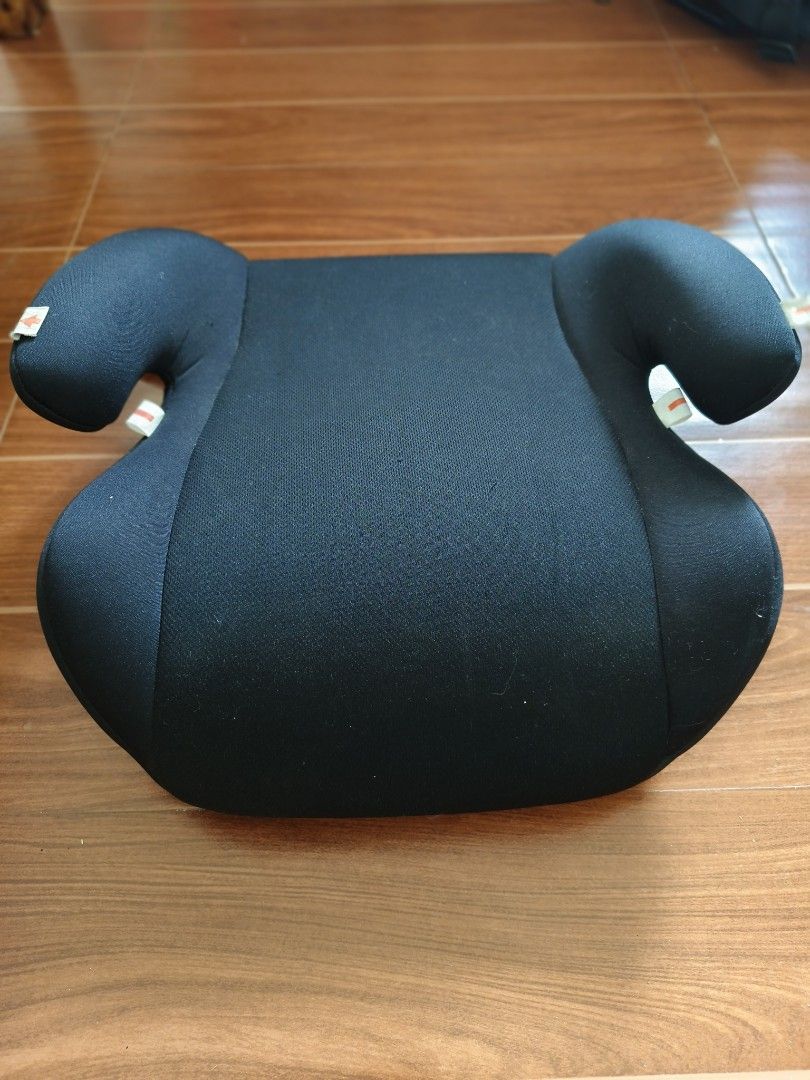Black Car Seat Booster (Category: Car Seats) located in Paranaque City. Submitted by pickleandpumpkeen (Listing ID 1450391918, Image 1). Description: - Black car seat booster for child safety. - ECE R44/04 certified for peace of mind. - Universal fit for most car seats. - Easy and quick installation. - Lifts child for correct seatbelt positioning. - Made with durable materials. - Clean and ready for its next adventure!.