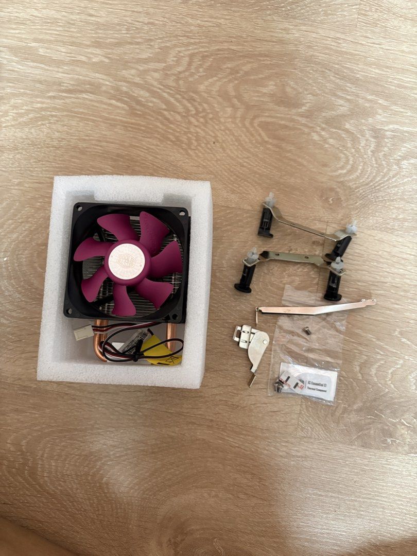 Blizzard T2 MINI Cooler Master Clip on Fan (Category: Other Accessories) located in Muntinlupa City. Submitted by inyadev (Listing ID 1450389265, Image 2). Description: Opened to see the contents This was just gifted so I don’t know how to use it. Please don’t ask me about PC parts haha. .