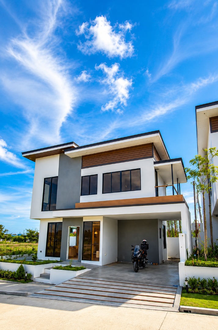 (Category: ) located in . Submitted by phprorealty (Listing ID 1450335111, Image 1). Description: .