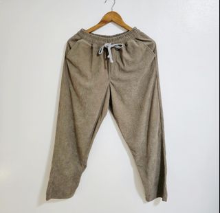 (Category: ) located in . Submitted by hangerandcloset (Listing ID 1450443736, Image 1). Description: .